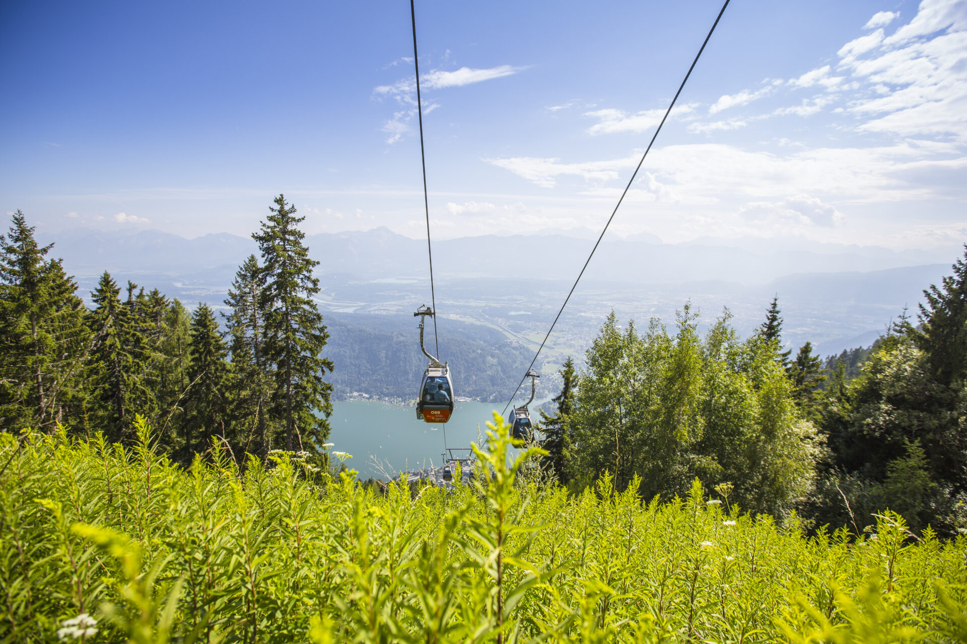 00000068871_Die-Kanzelbahn-Gerlitzen-mit-Blick-auf-Ossiacher-See_Region-Villach-Tourismus-GmbH_Martin-Steinthaler